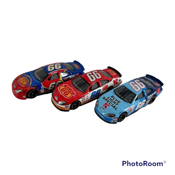 Racing Champions #66 Darrell Waltrip 1:64 Scale Nascar Diecast Car Y2K Lot of 3 - Picture 1 of 6